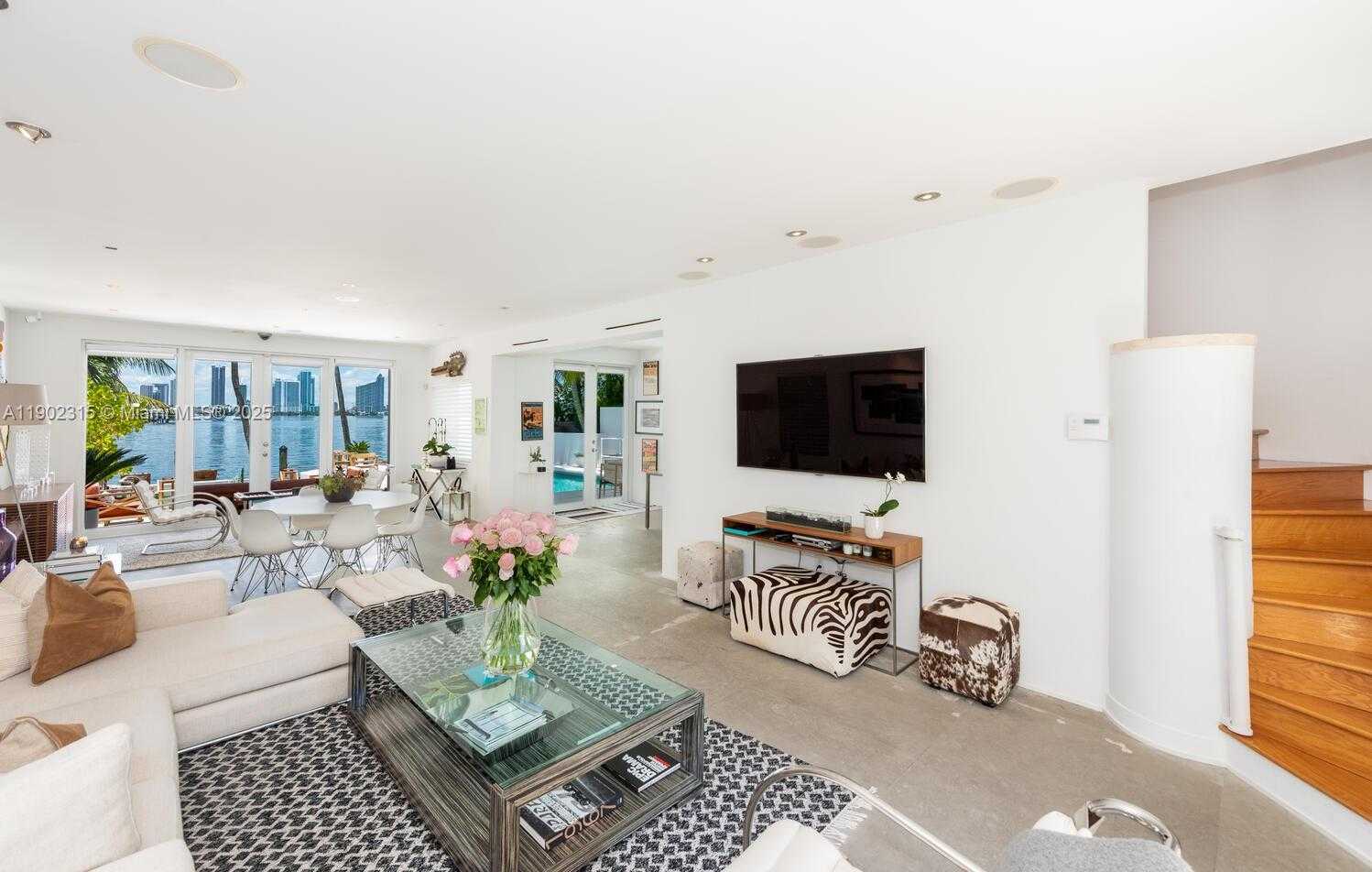 Small Image of 302 WEST SAN MARINO DR, Miami Beach Number 20