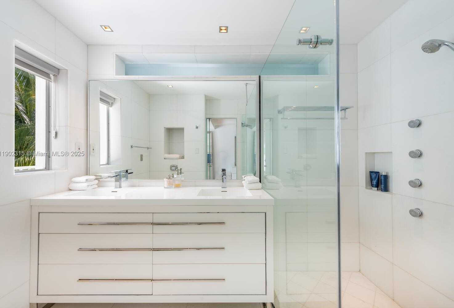 Small Image of 302 WEST SAN MARINO DR, Miami Beach Number 27