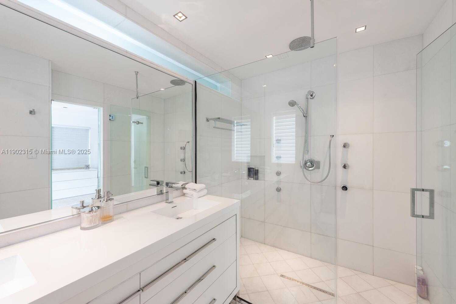 Small Image of 302 WEST SAN MARINO DR, Miami Beach Number 28