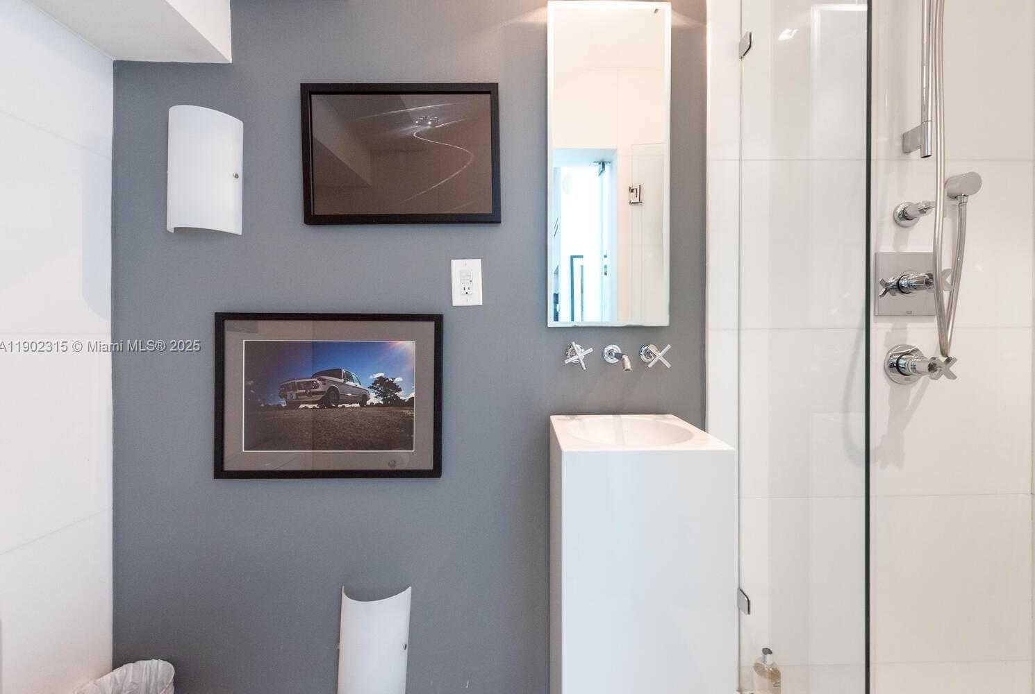 Small Image of 302 WEST SAN MARINO DR, Miami Beach Number 33