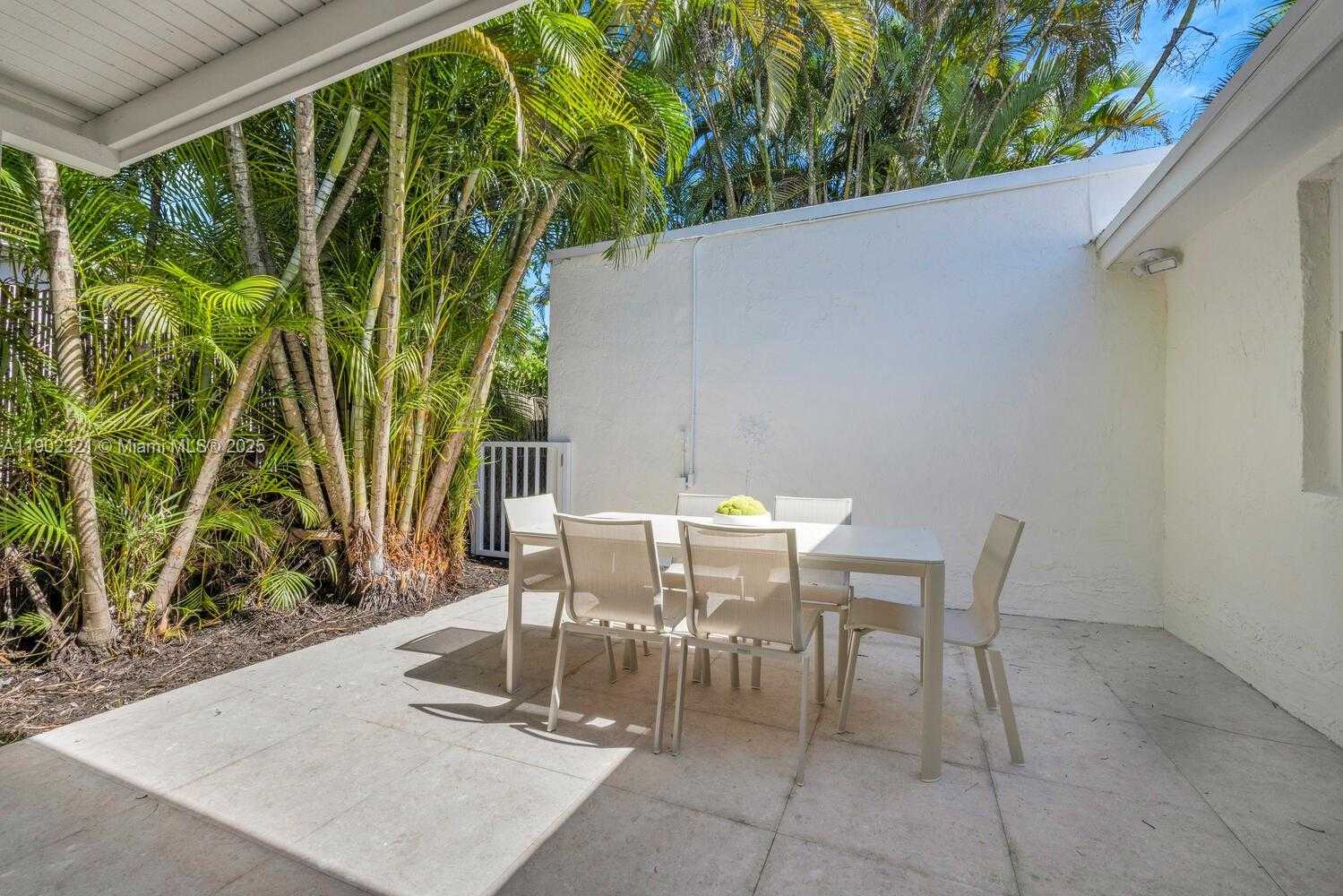 Imagen de Pequeño Objeto