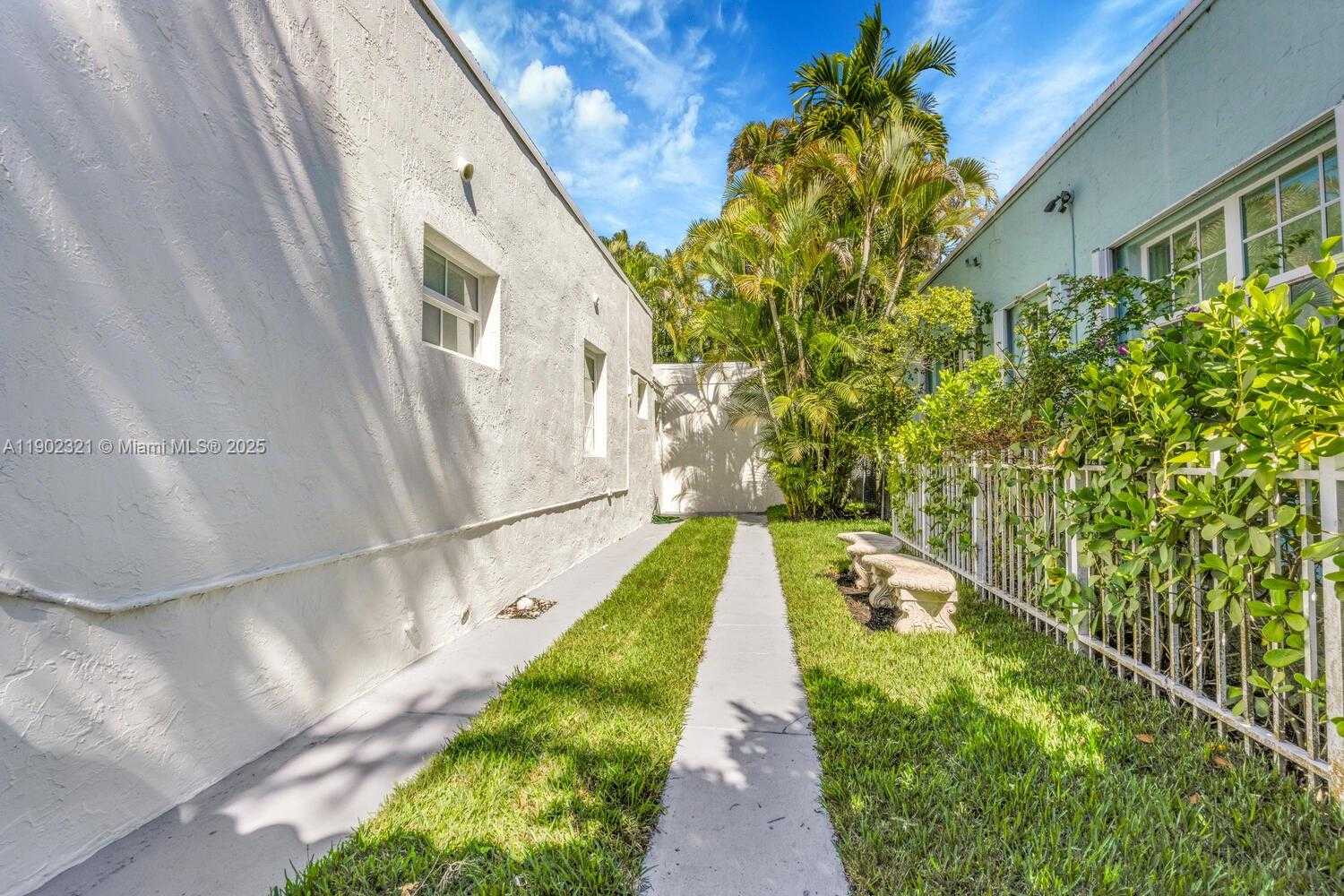 Imagen de Pequeño Objeto