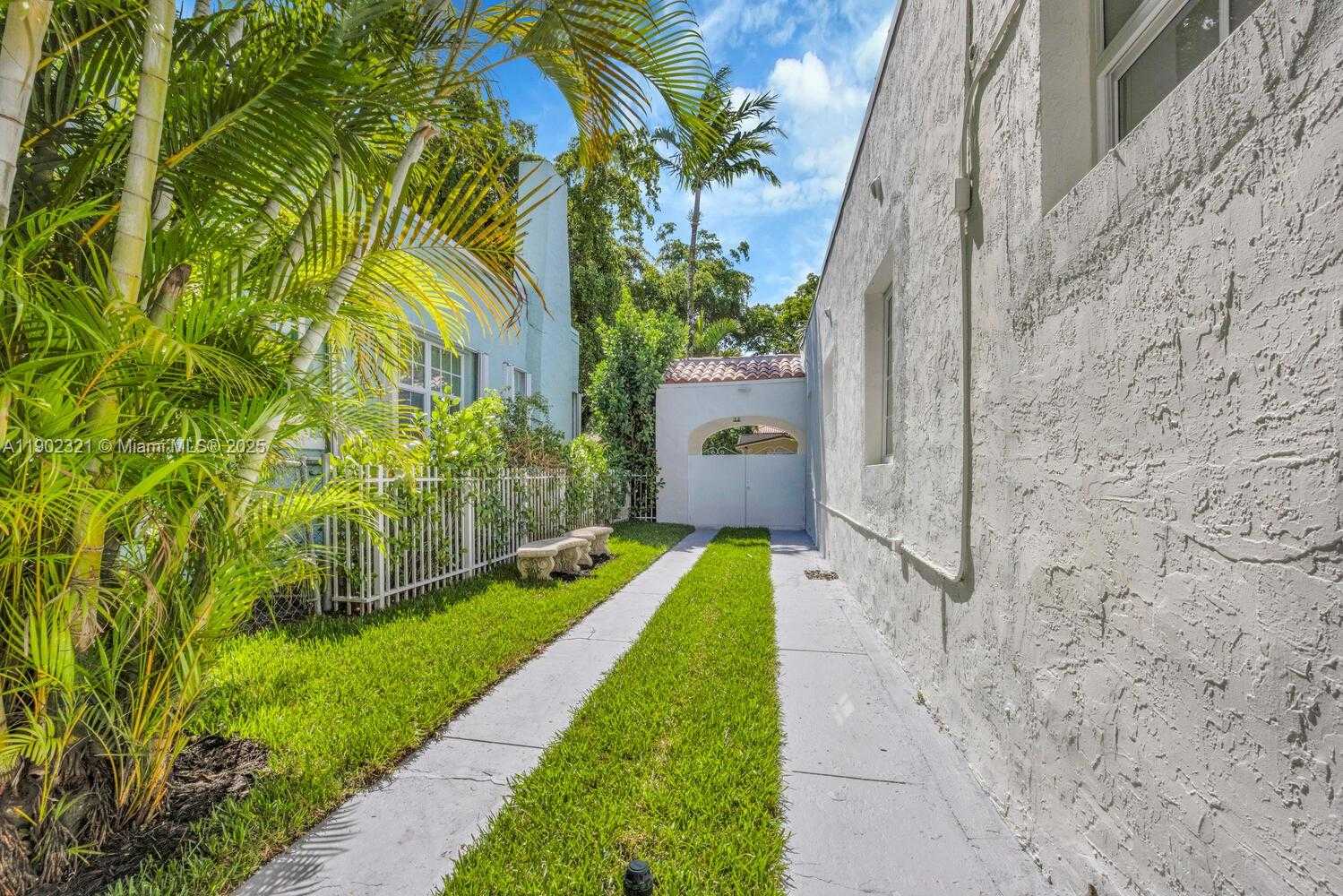 Imagen de Pequeño Objeto