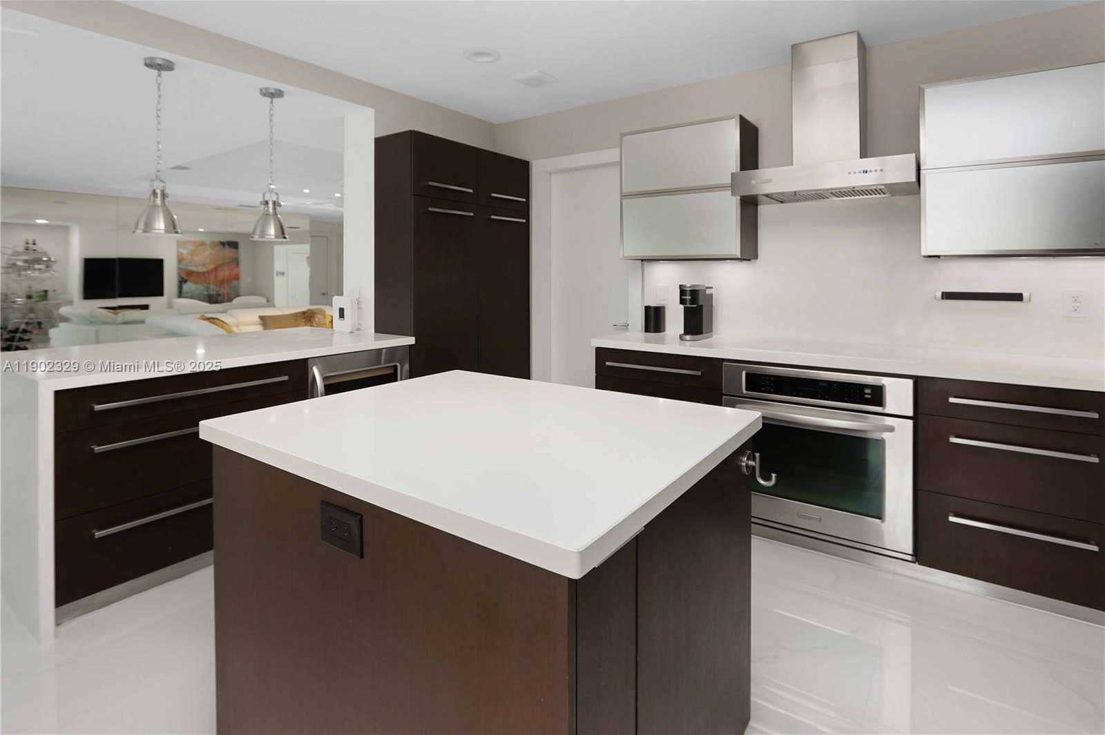 Small Image of 404 COCONUT ISLE DR, Fort Lauderdale Number 11