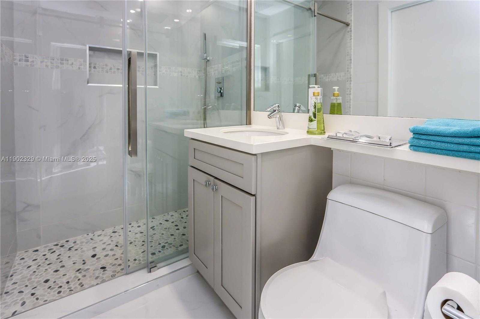 Small Image of 404 COCONUT ISLE DR, Fort Lauderdale Number 22