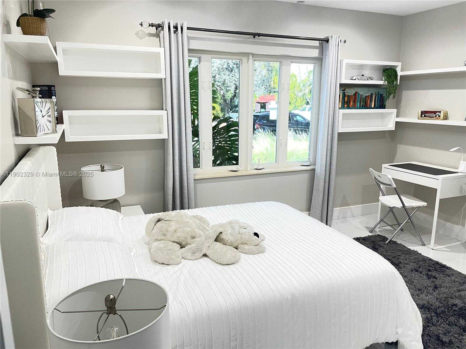 Small Image of 404 COCONUT ISLE DR, Fort Lauderdale Number 23