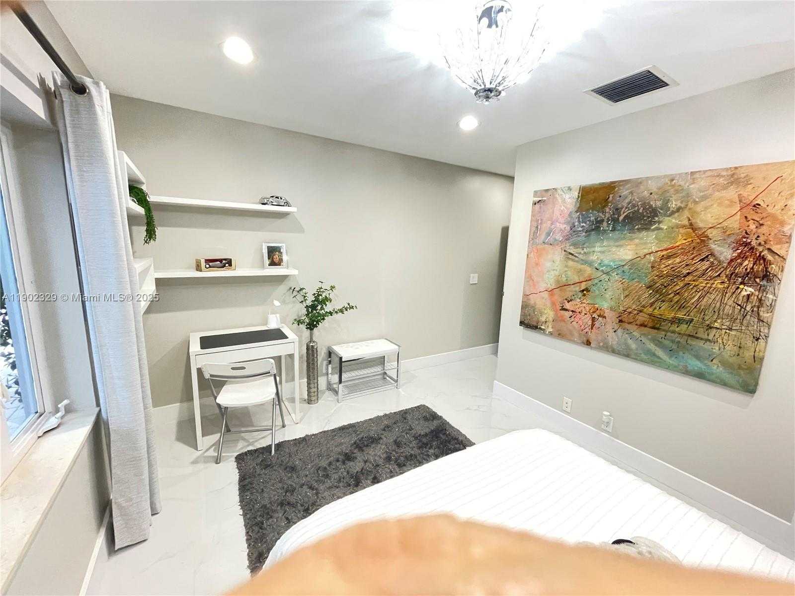 Small Image of 404 COCONUT ISLE DR, Fort Lauderdale Number 25