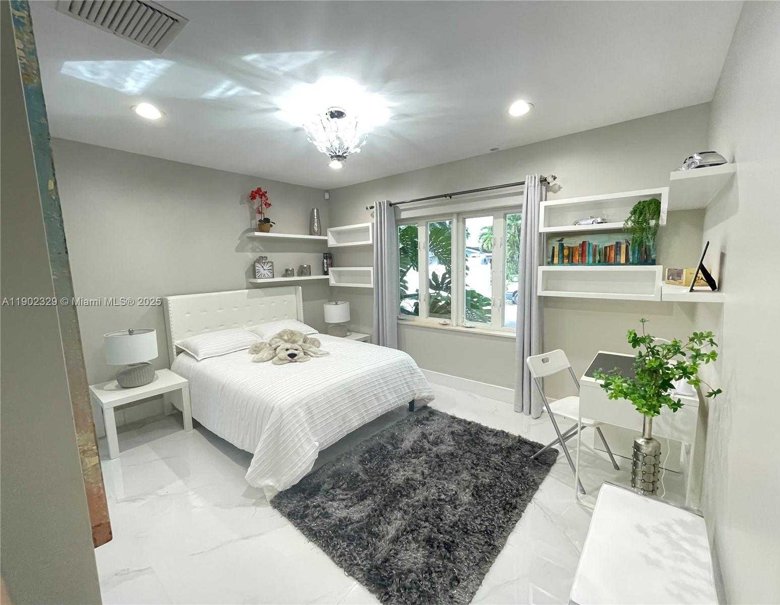 Small Image of 404 COCONUT ISLE DR, Fort Lauderdale Number 27