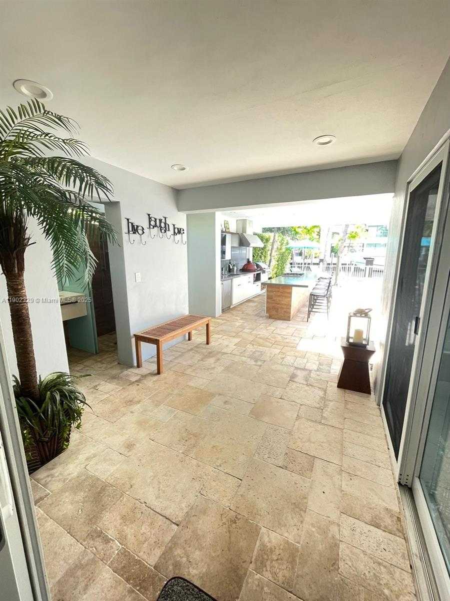 Small Image of 404 COCONUT ISLE DR, Fort Lauderdale Number 40