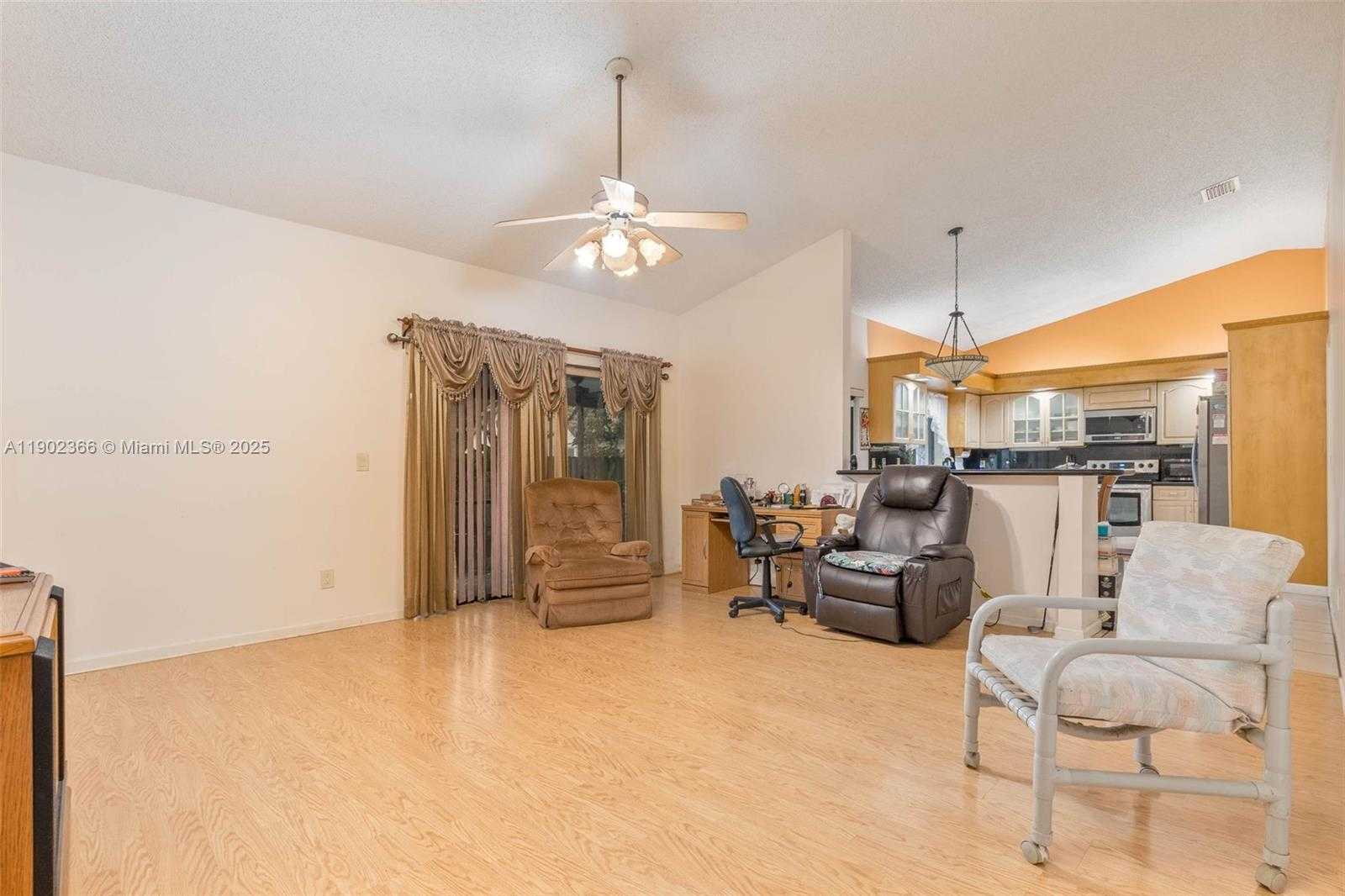 Small Image of 5641 THISTLEDOWN TER, Davie Number 11