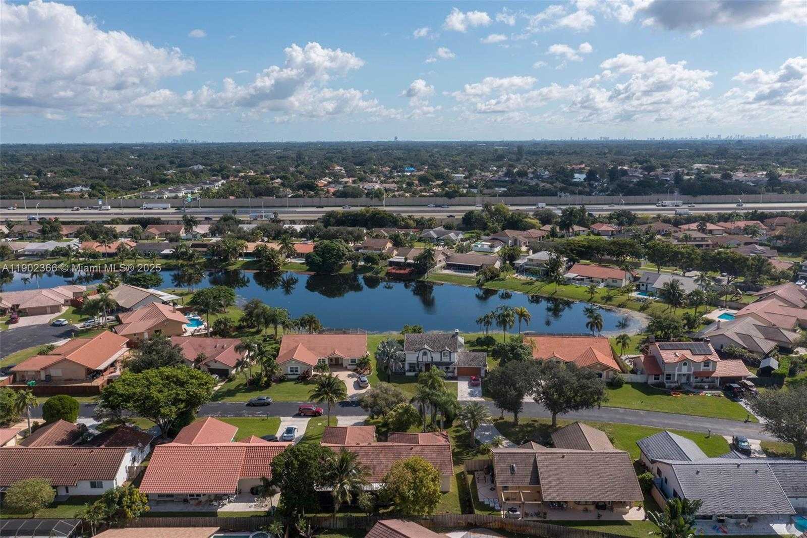 Small Image of 5641 THISTLEDOWN TER, Davie Number 34