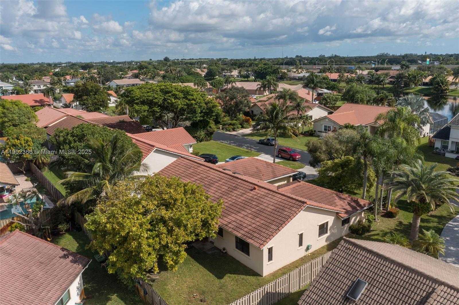 Small Image of 5641 THISTLEDOWN TER, Davie Number 37