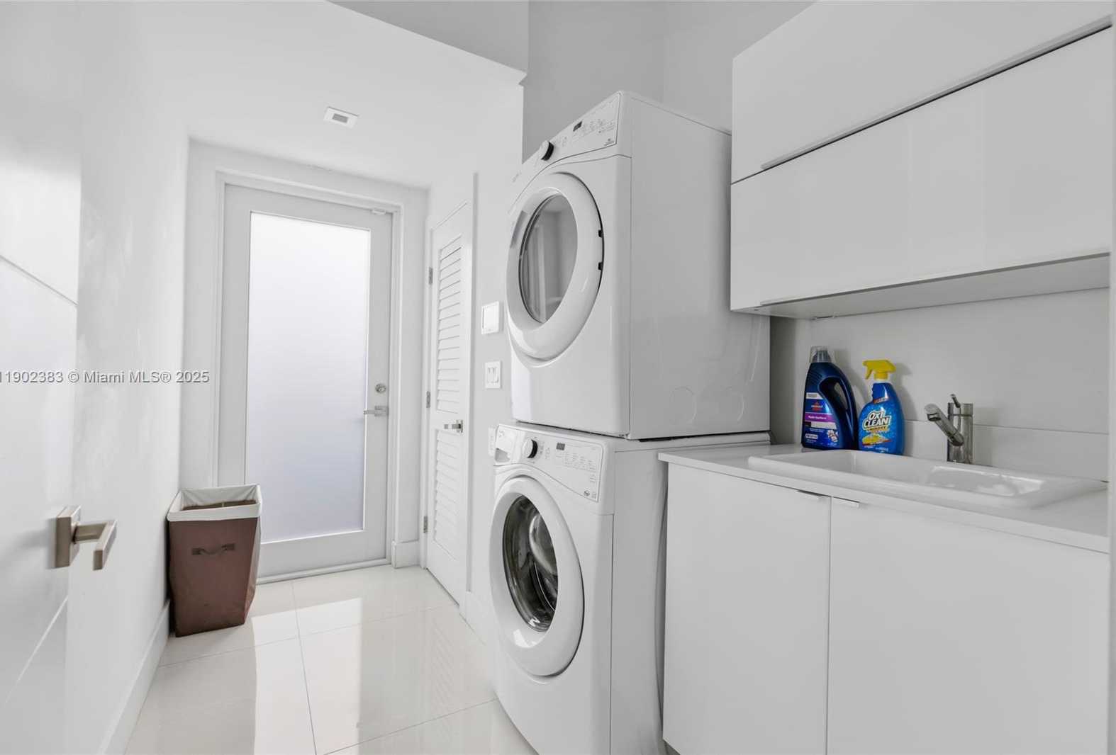 Small Image of 10580 NORTH WEST 67TH TER, Doral Number 27