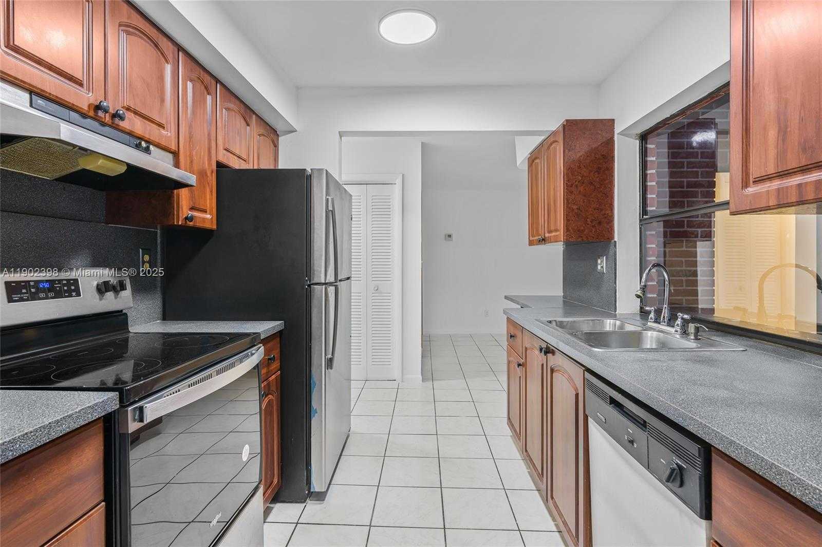 Small Image of 2020 NORTH WEST 47TH AVE, Lauderhill Number 11