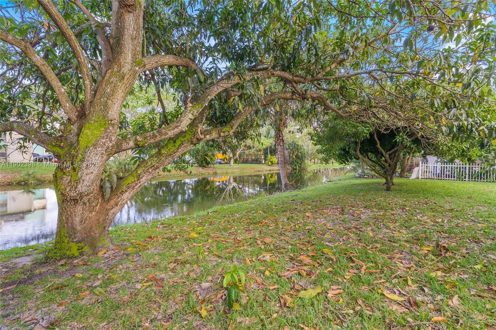 Small Image of 2020 NORTH WEST 47TH AVE, Lauderhill Number 38