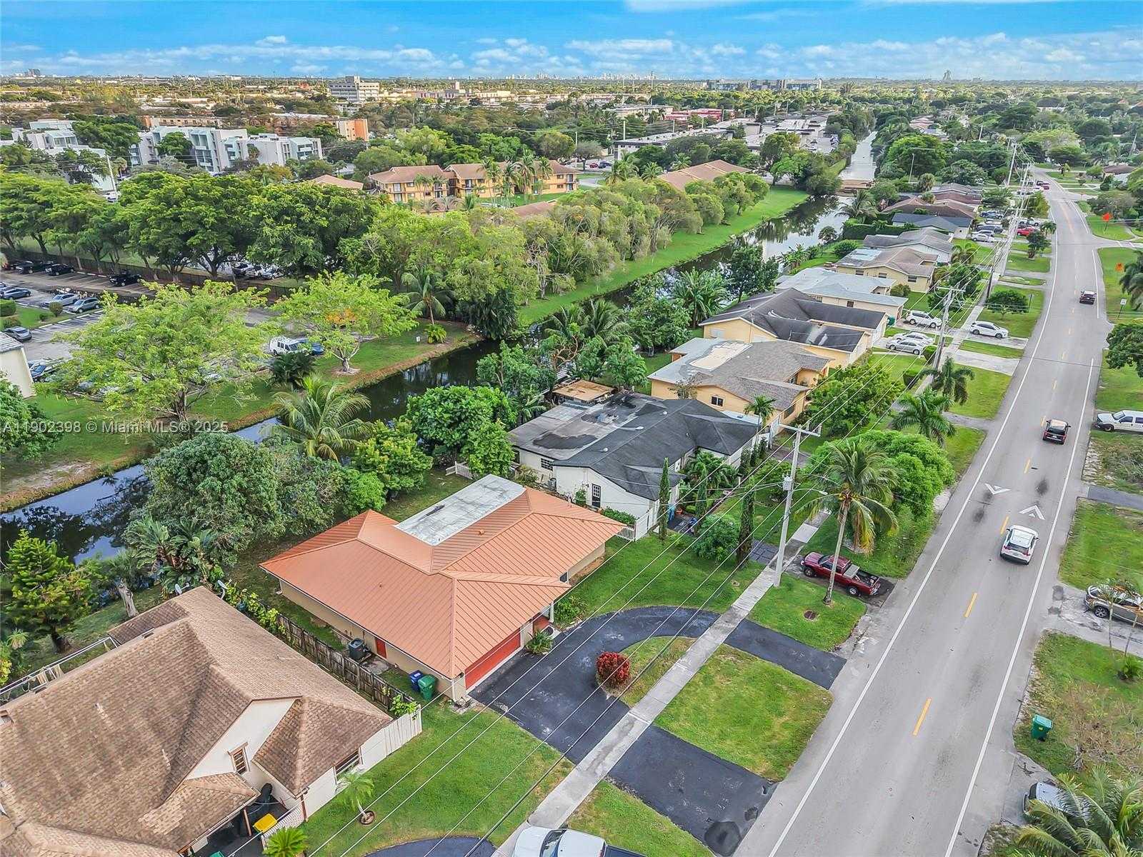 Small Image of 2020 NORTH WEST 47TH AVE, Lauderhill Number 43