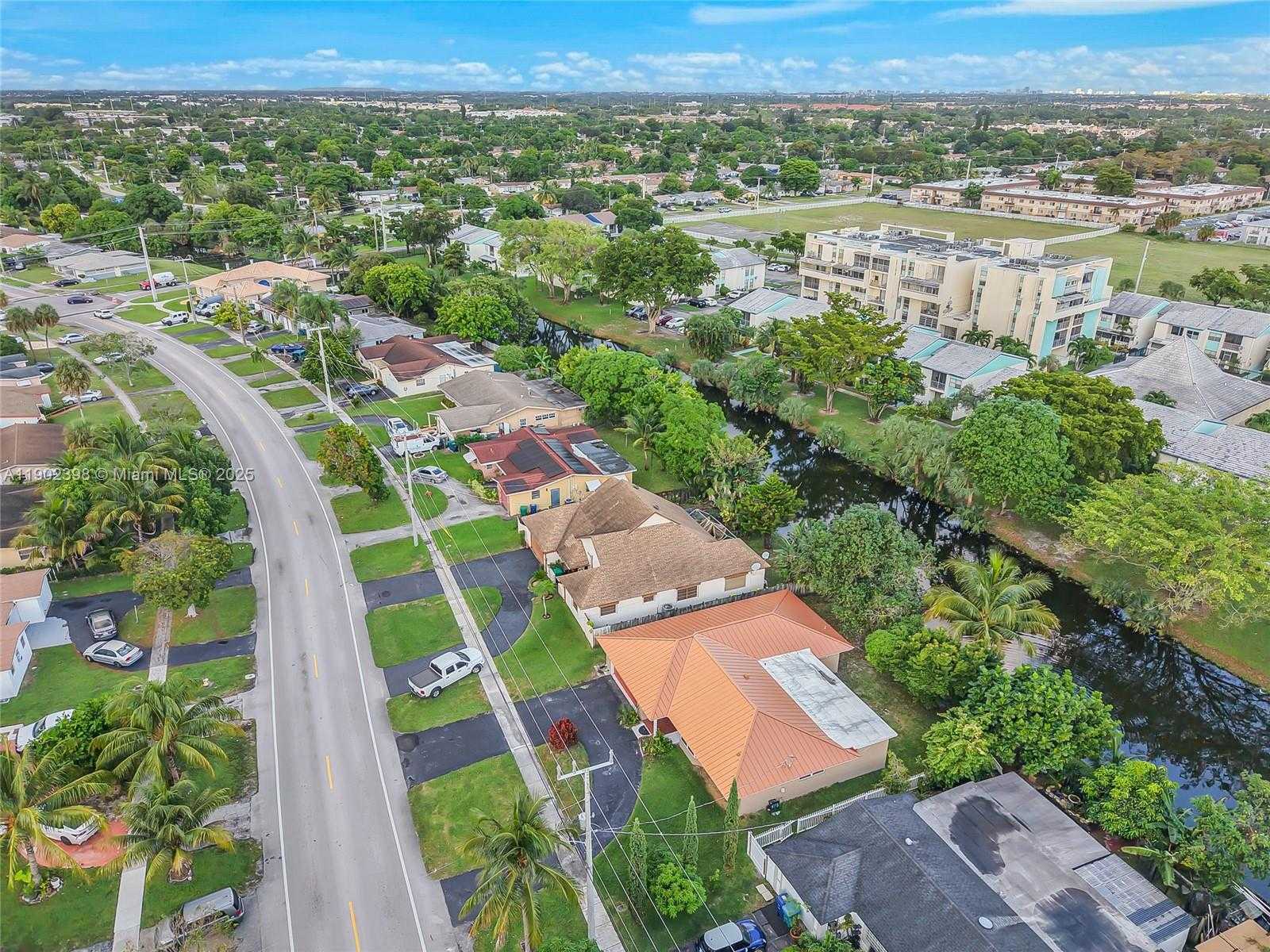 Small Image of 2020 NORTH WEST 47TH AVE, Lauderhill Number 44