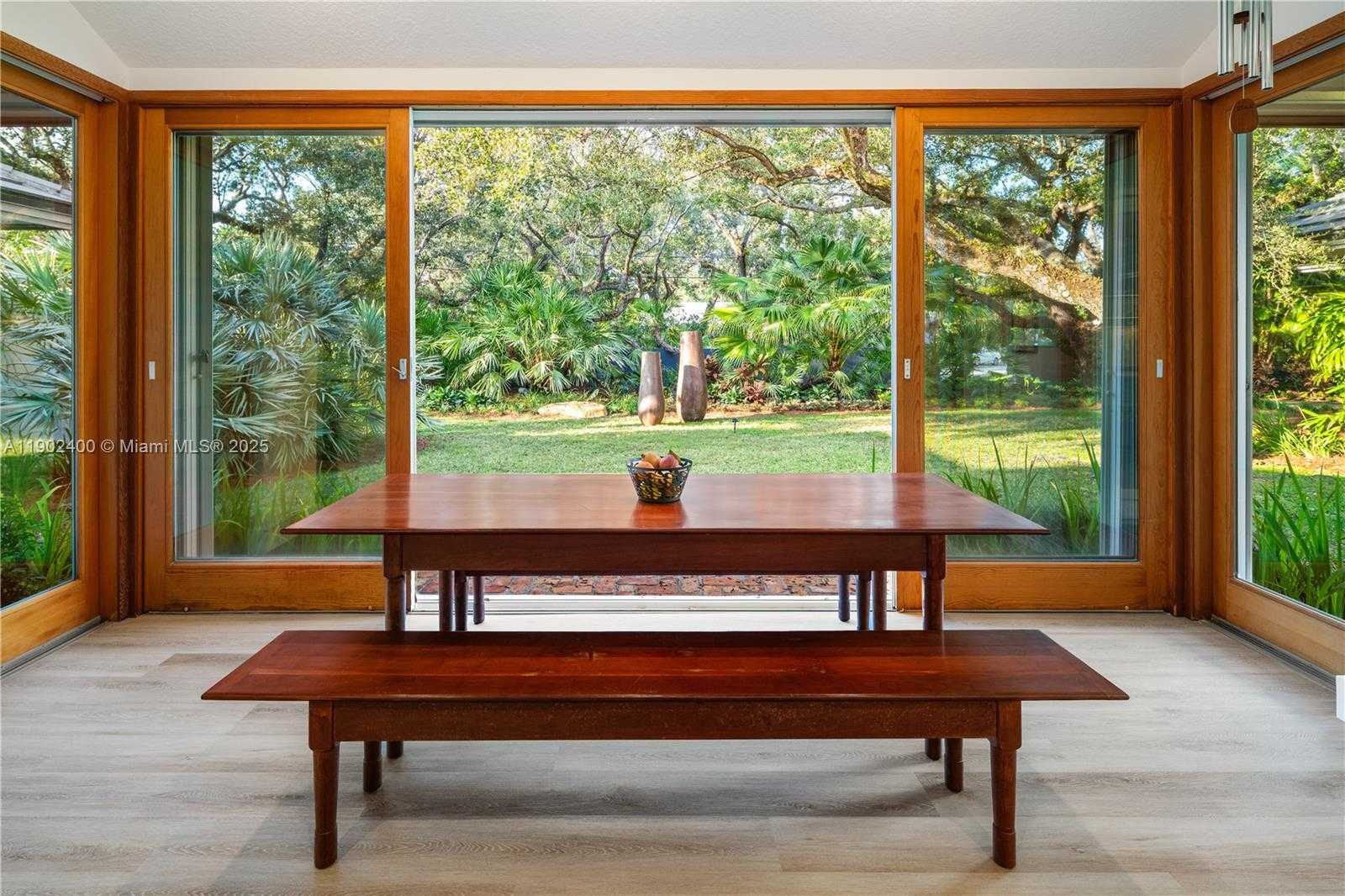 Imagen de Pequeño Objeto