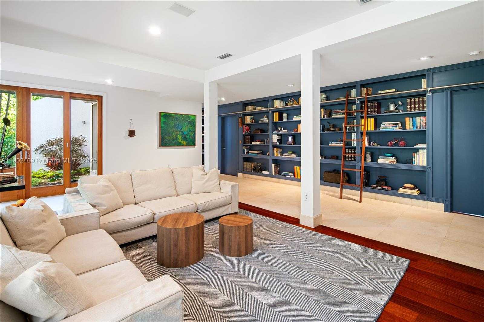 Imagen de Pequeño Objeto