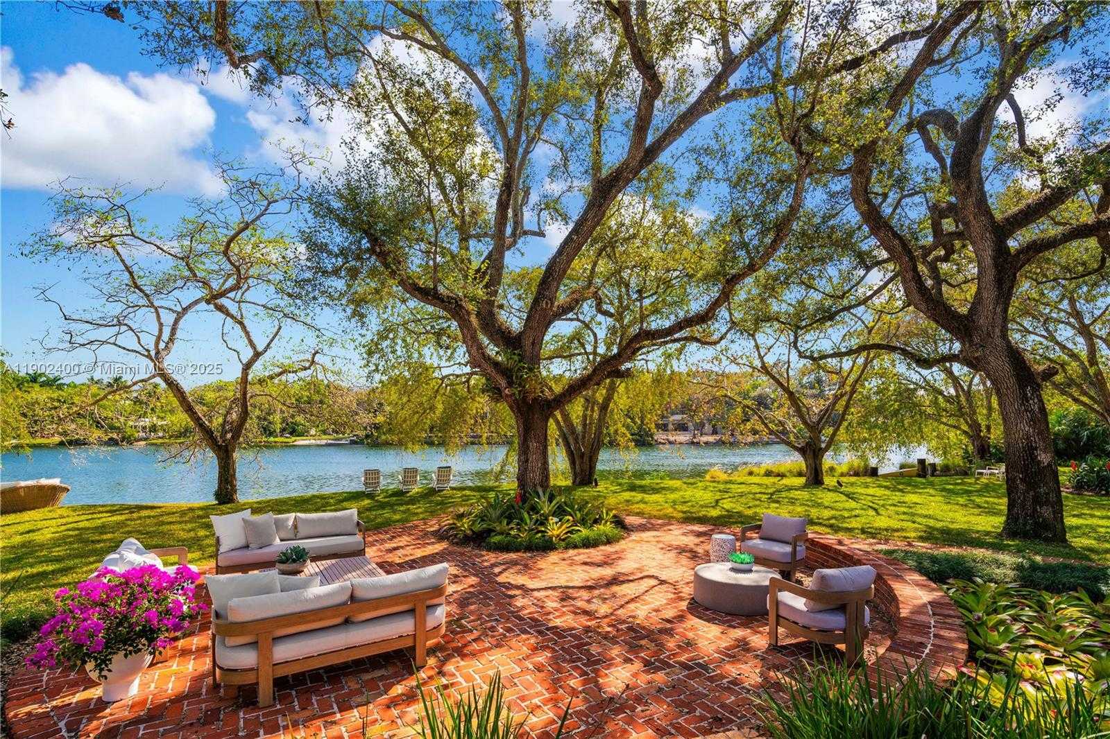 Imagen de Pequeño Objeto