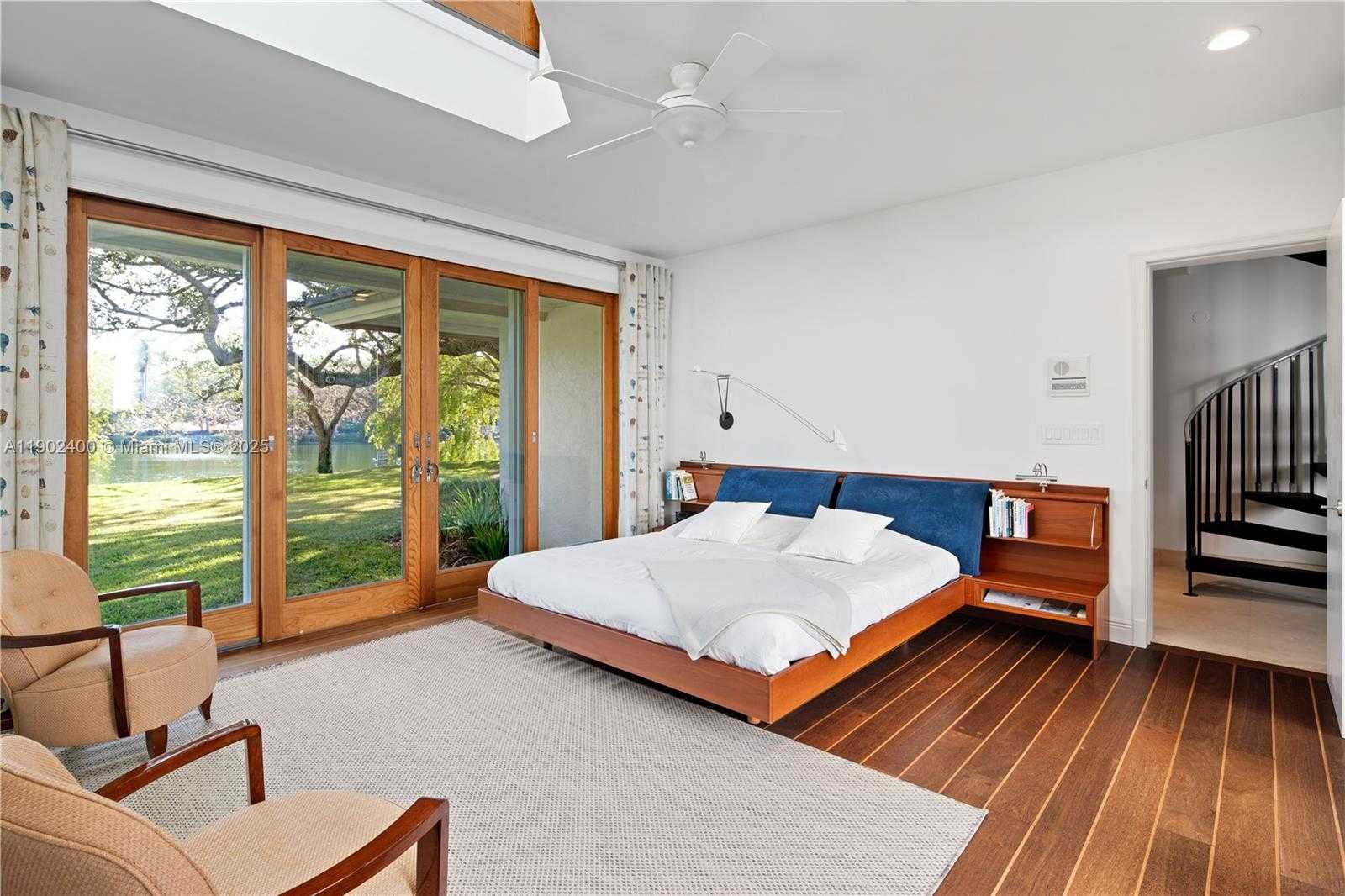 Imagen de Pequeño Objeto