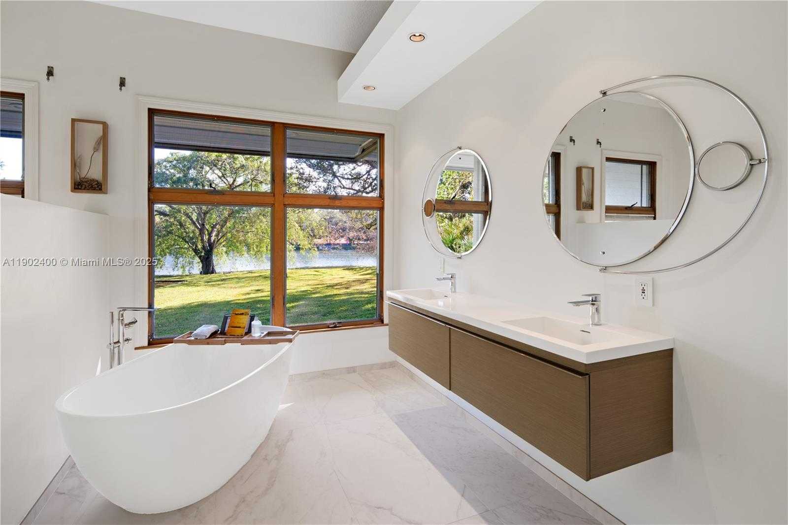 Imagen de Pequeño Objeto