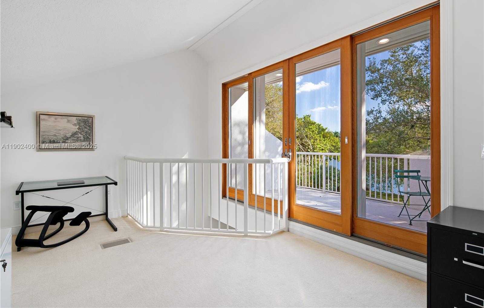 Imagen de Pequeño Objeto