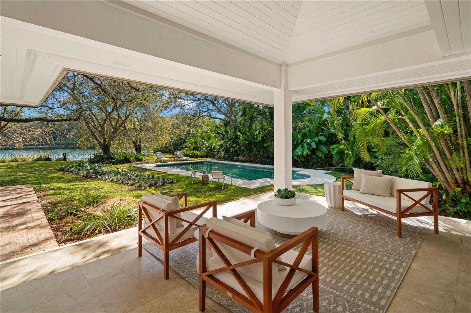 Imagen de Pequeño Objeto