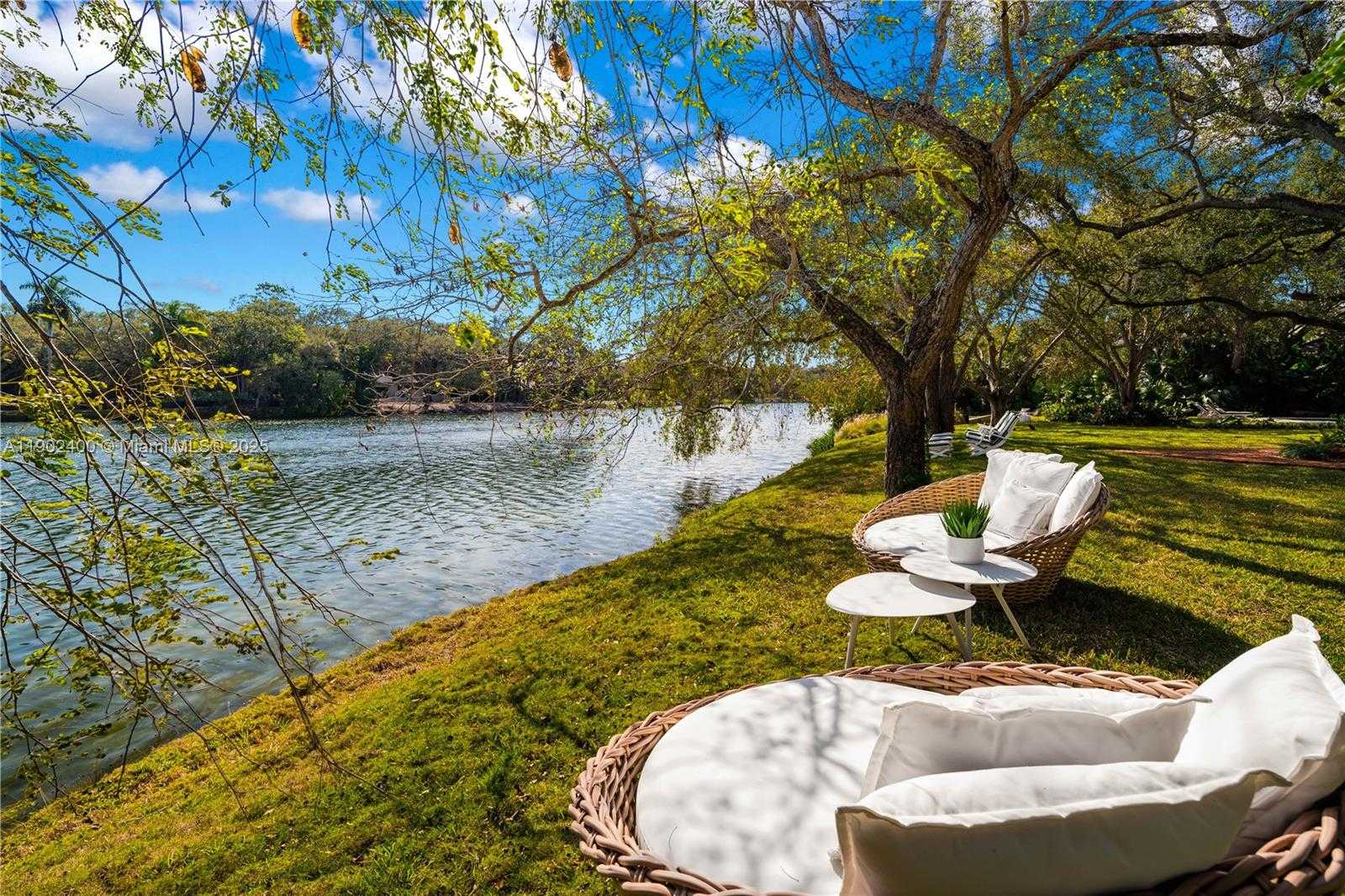 Imagen de Pequeño Objeto