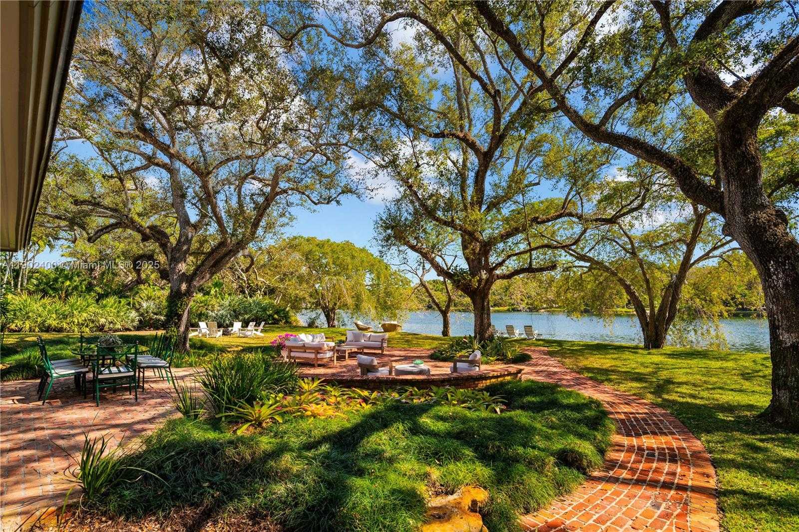 Imagen de Pequeño Objeto