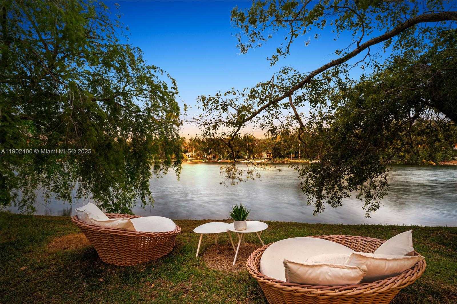 Imagen de Pequeño Objeto