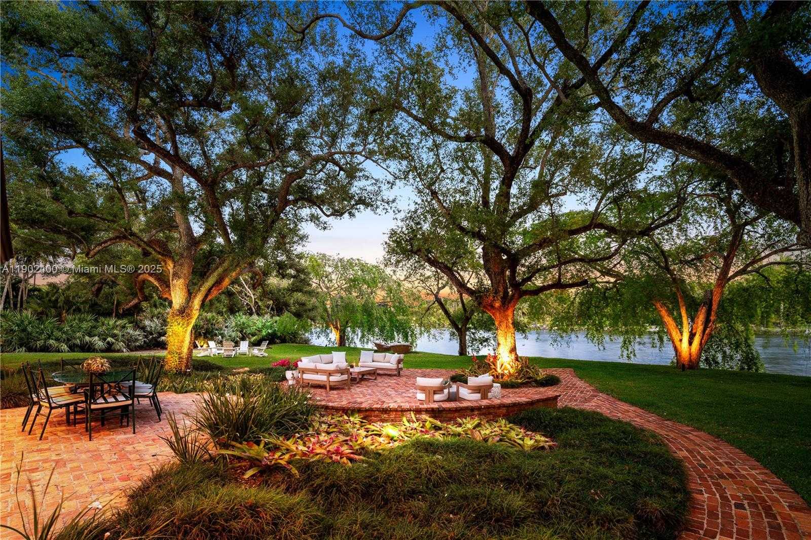 Imagen de Pequeño Objeto