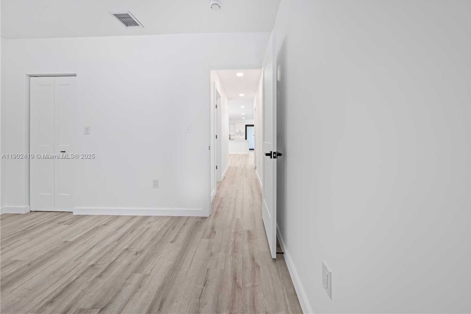 Small Image of 620 NORTH WEST 194TH ST, Miami Gardens Number 19