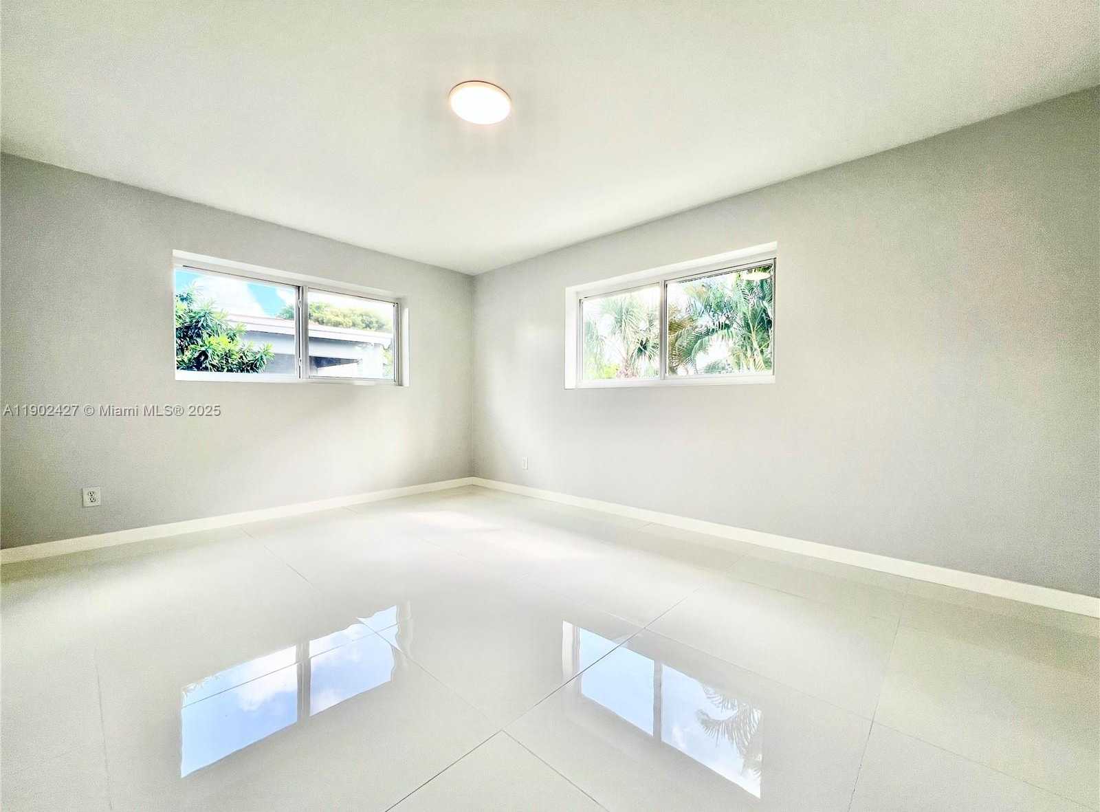 Small Image of 6417 FLETCHER ST, Hollywood Number 15