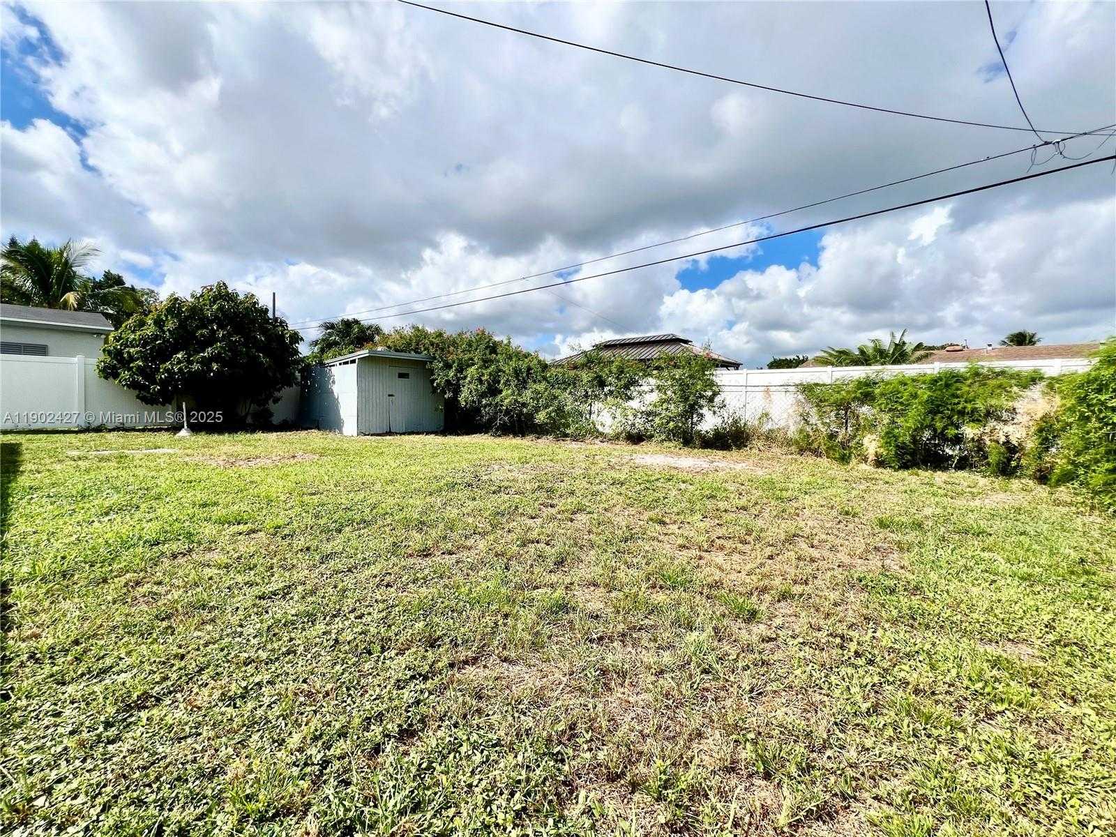 Small Image of 6417 FLETCHER ST, Hollywood Number 18