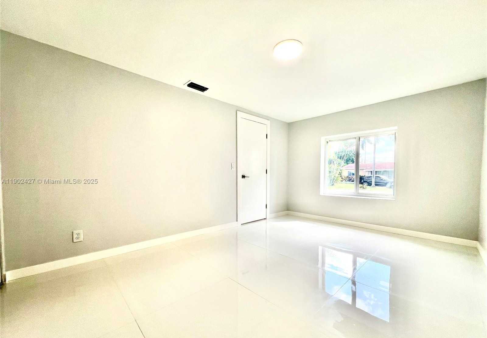 Small Image of 6417 FLETCHER ST, Hollywood Number 19