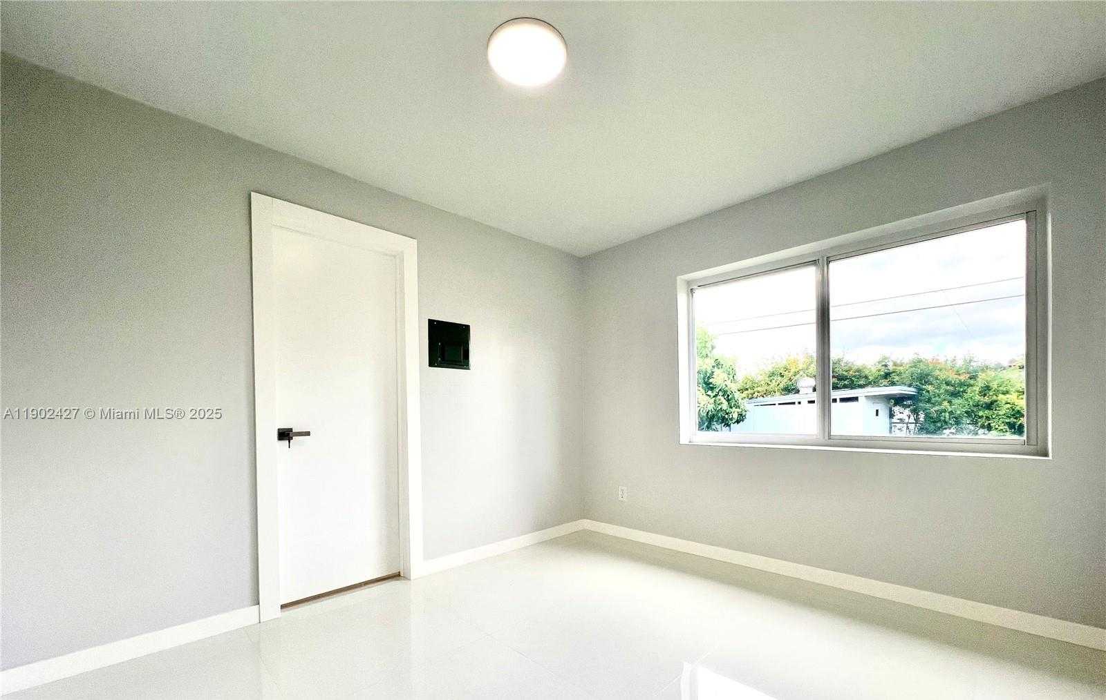 Small Image of 6417 FLETCHER ST, Hollywood Number 24