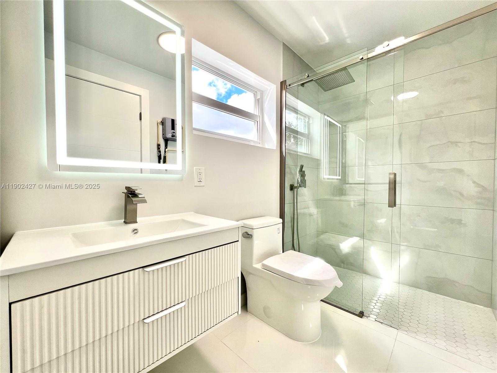 Small Image of 6417 FLETCHER ST, Hollywood Number 4