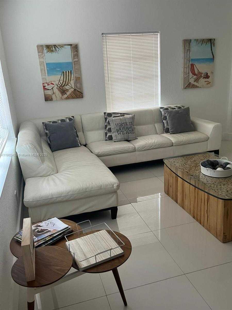 Small Image of 351 EAST 35TH ST, Hialeah Number 4