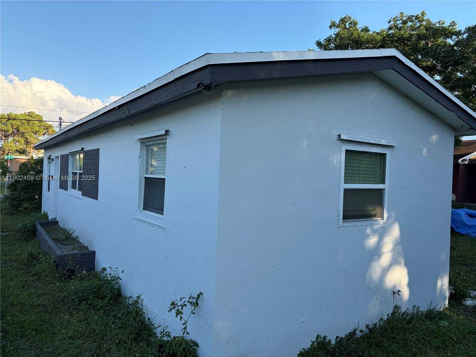 Small Image of 1430 NORTH WEST 7TH ST, Fort Lauderdale Number 6
