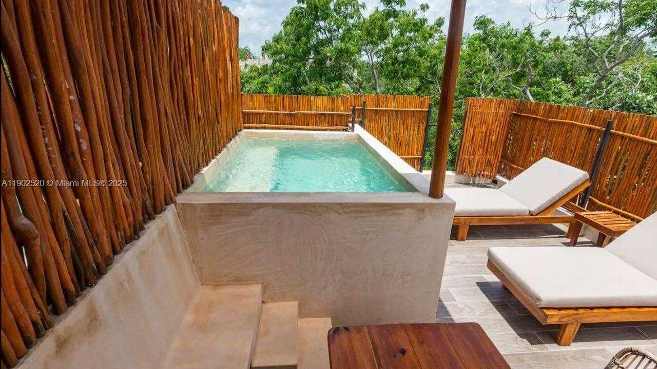 Small Image of 29 AV KUKULKAN, ZONA 15, TULUM, Out of City Number 12