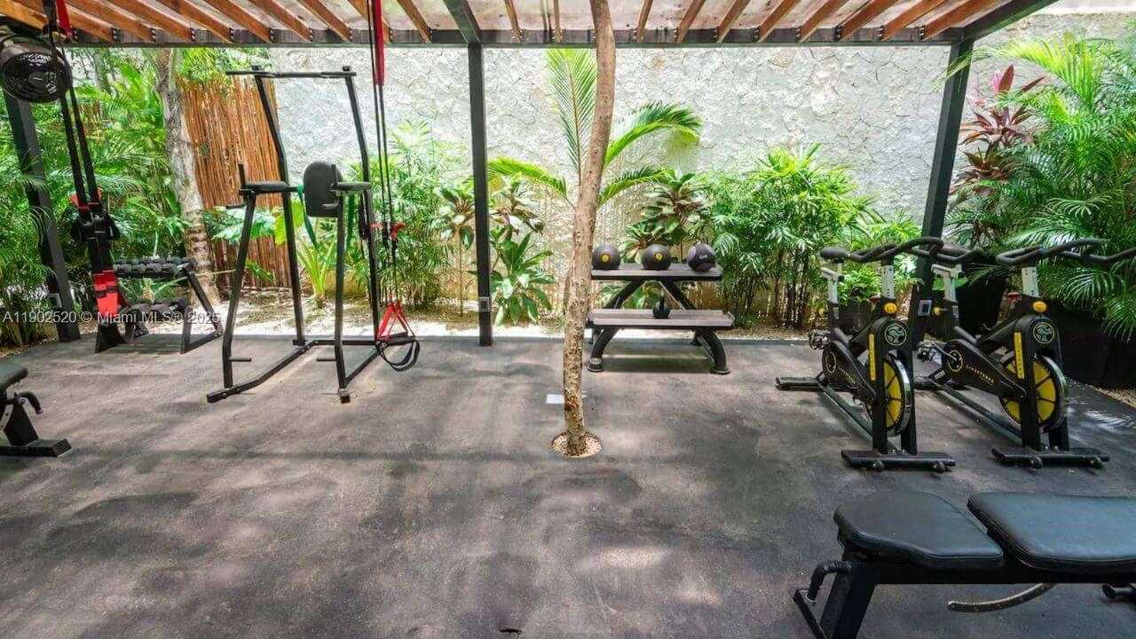 Small Image of 29 AV KUKULKAN, ZONA 15, TULUM, Out of City Number 22