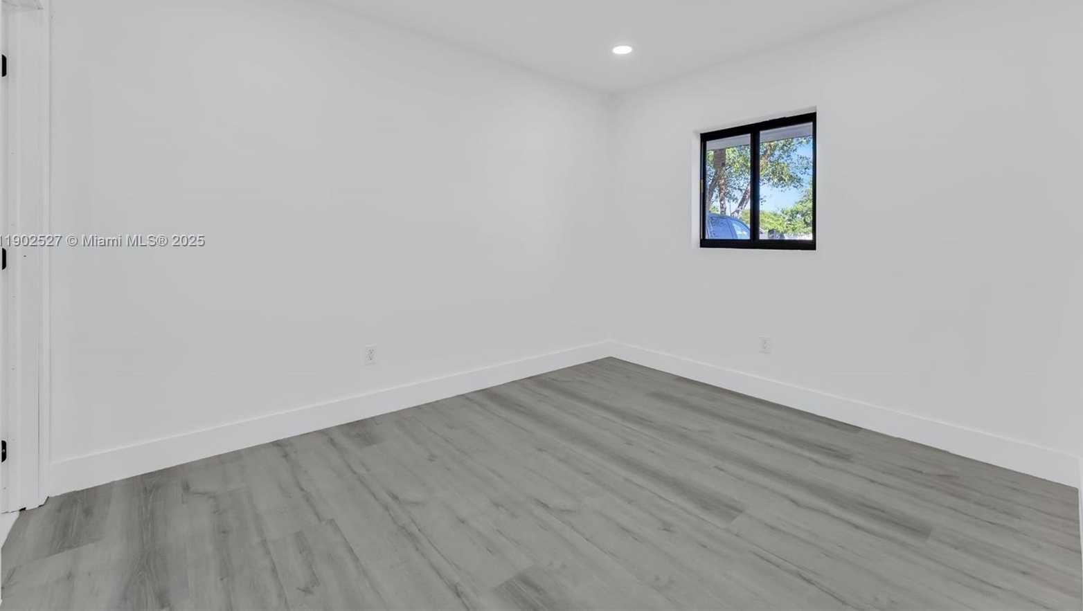 Small Image of 4520 NORTH WEST 198TH ST, Miami Gardens Number 11