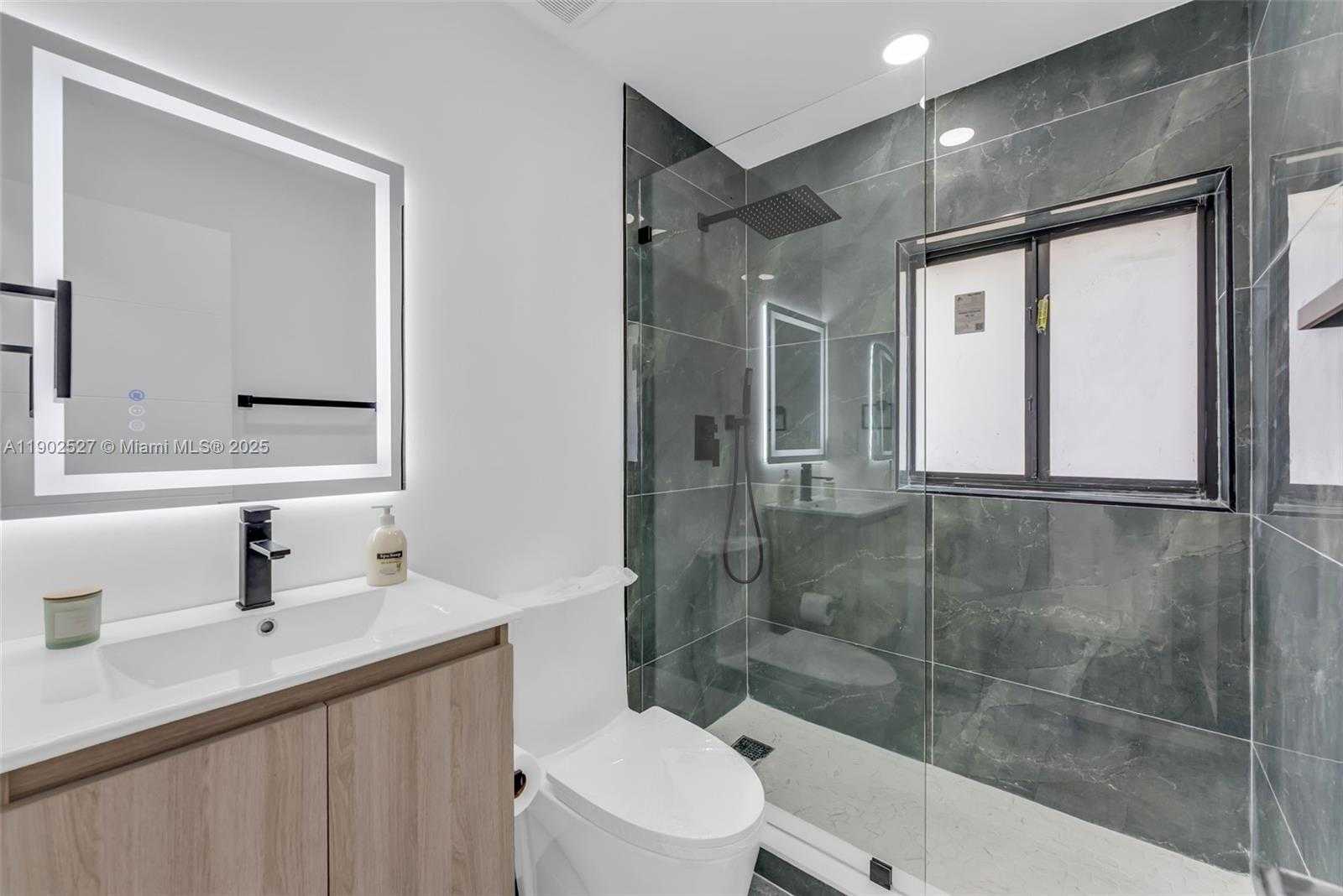 Small Image of 4520 NORTH WEST 198TH ST, Miami Gardens Number 14