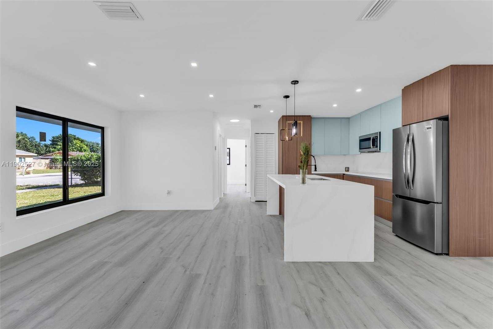 Small Image of 4520 NORTH WEST 198TH ST, Miami Gardens Number 5