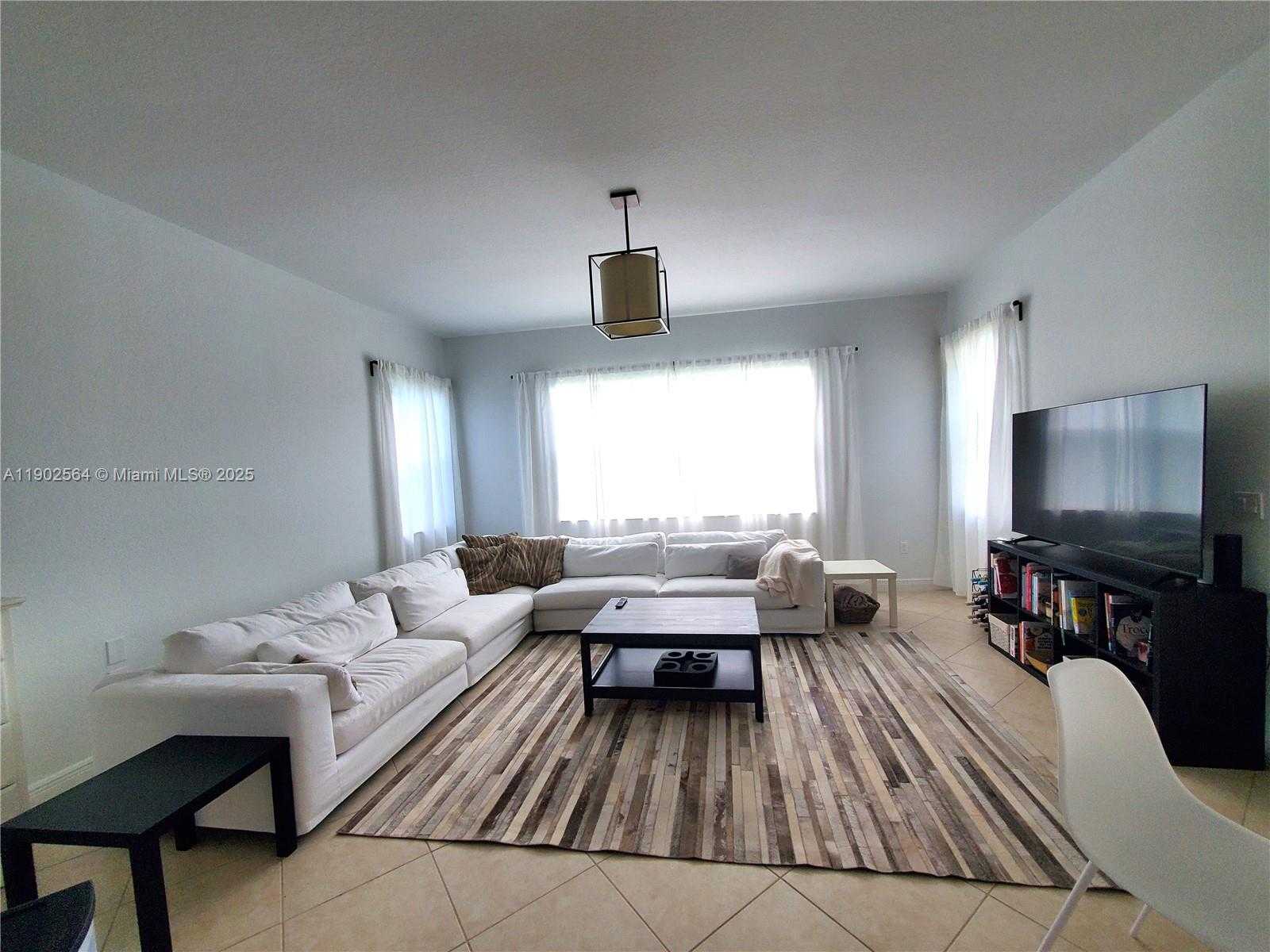 Small Image of 4337 LAUREL PL, Weston Number 13