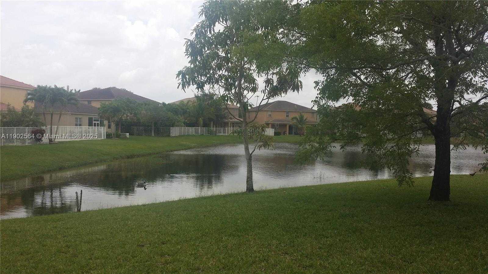 Small Image of 4337 LAUREL PL, Weston Number 14