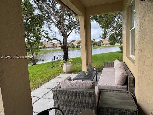 Small Image of 4337 LAUREL PL, Weston Number 15