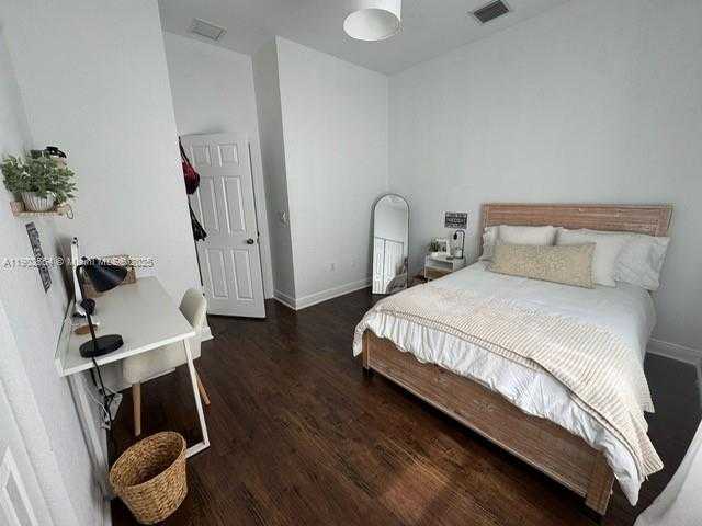 Small Image of 4337 LAUREL PL, Weston Number 22