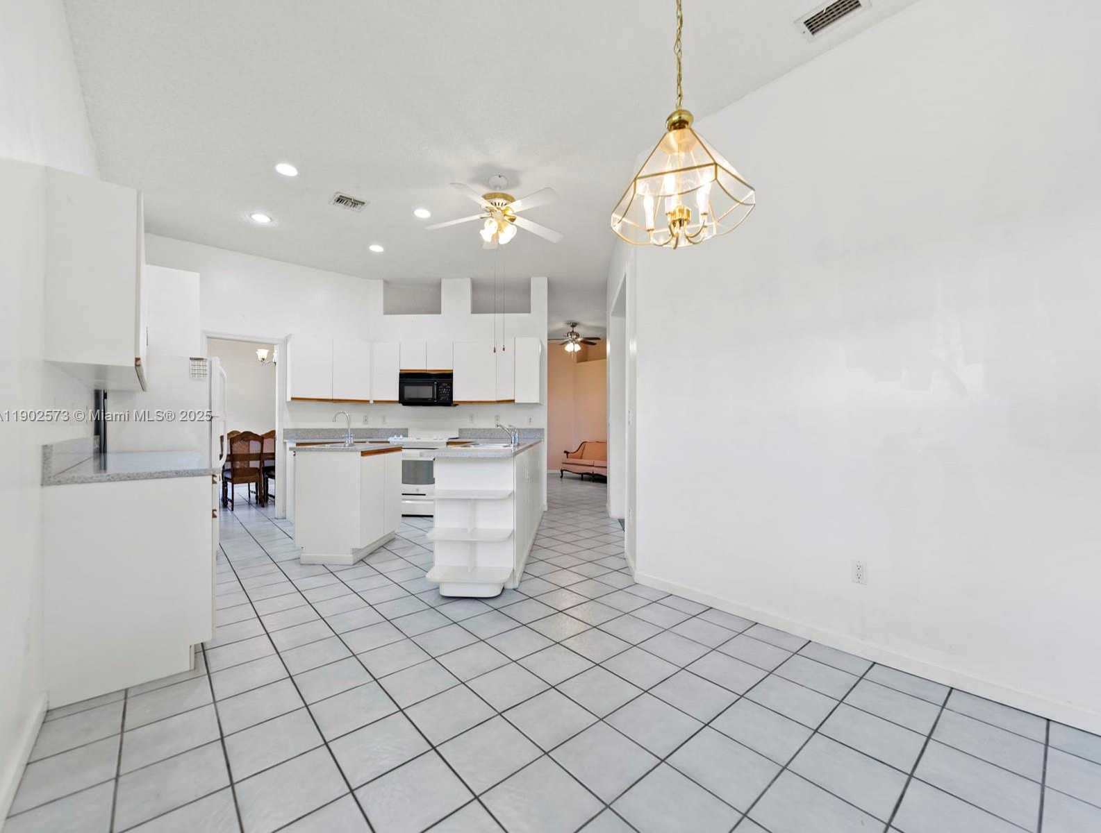 Small Image of 760 SOUTH EAST 23RD LN, Homestead Number 10
